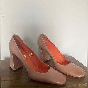 NWOT Santoni square toe pumps